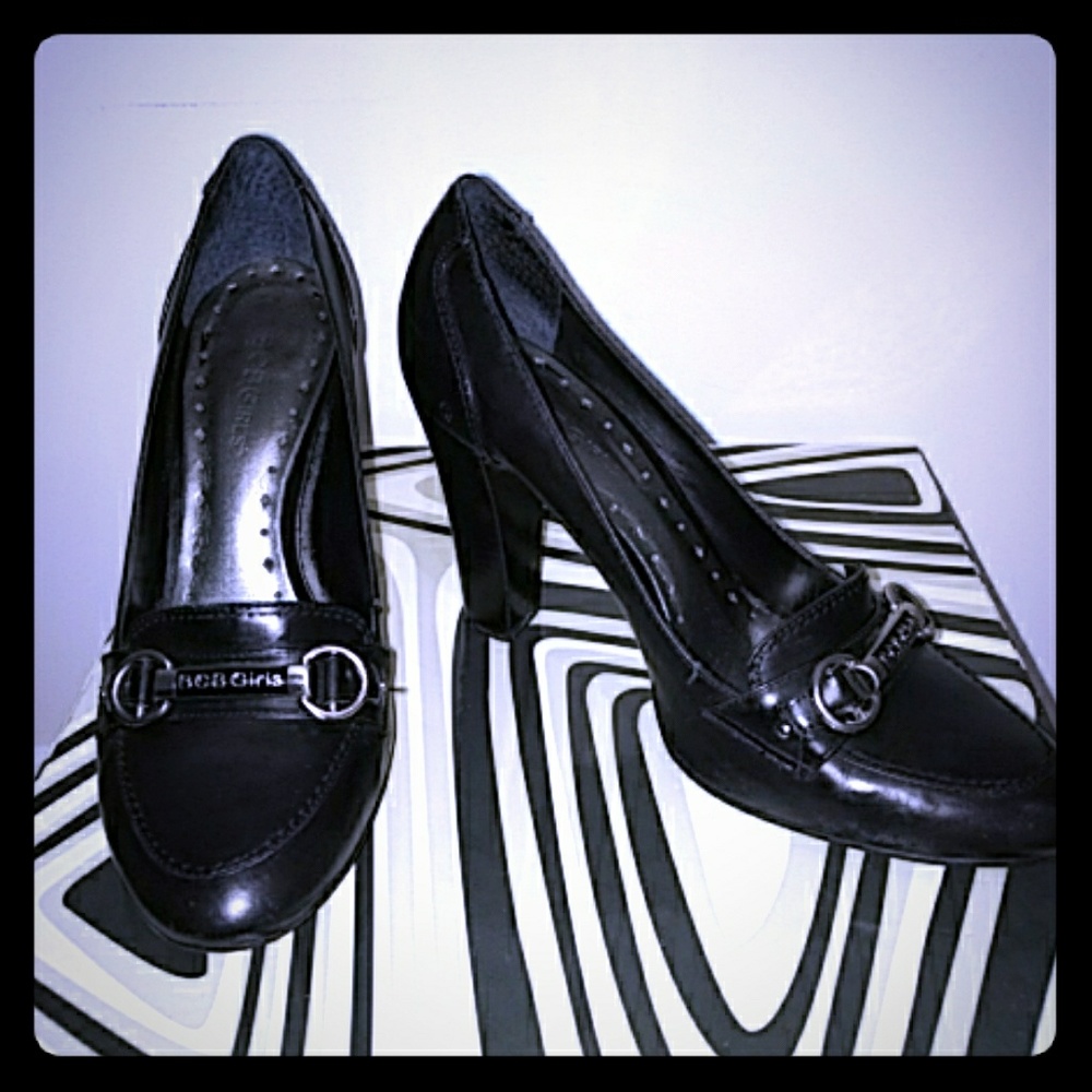 BCBGGirls (7-1/2) Black Leather stacked heel pumps